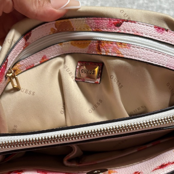 GUESS Floral Multi-Color Satchel - Picture 6 of 7